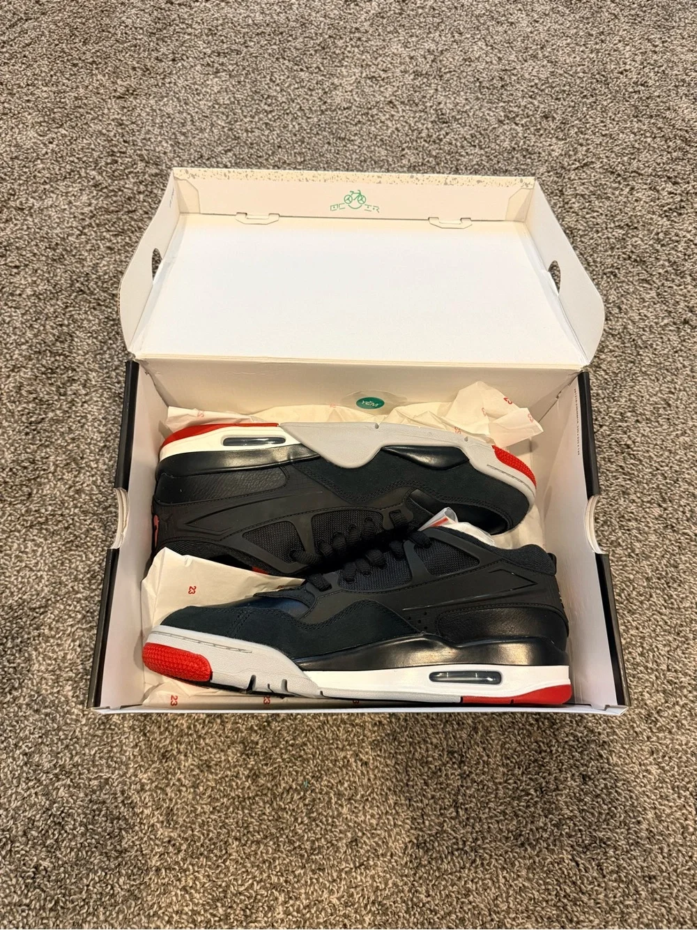 NEW - Size 10.5M - Nike Air Jordan 4 RM Bred Sneakers - FQ7939-061